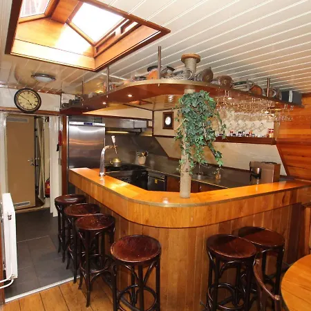 Hotel na wodzie Boat In Leiden Near City Center & Museums Lejda
