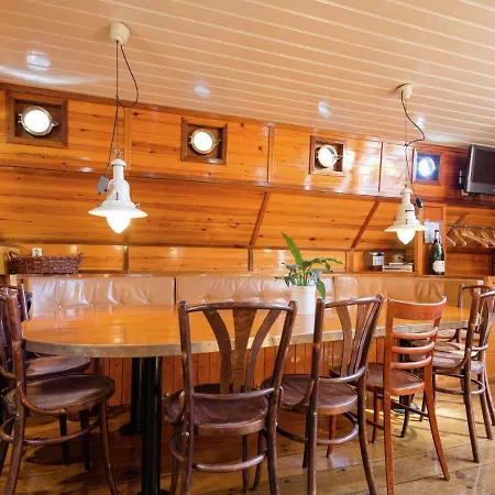 Hotel na wodzie Boat In Leiden Near City Center & Museums Lejda