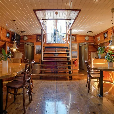 Hotel na wodzie Boat In Leiden Near City Center & Museums *