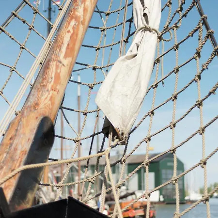 Boat In Leiden Near City Center & Museums * Lejda