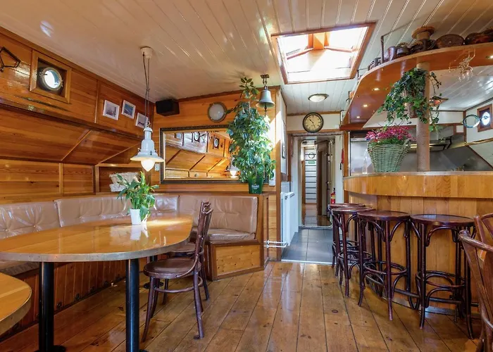 Boat In Leiden Near City Center & Museums Hotel na wodzie *