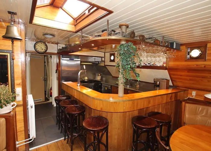 Hotel na wodzie Boat In Leiden Near City Center & Museums Lejda