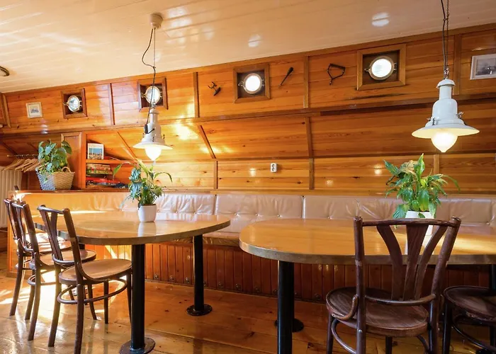 Boat In Leiden Near City Center & Museums * Lejda