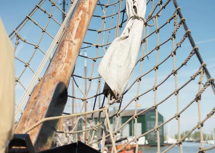 Boat In Leiden Near City Center & Museums * Lejda