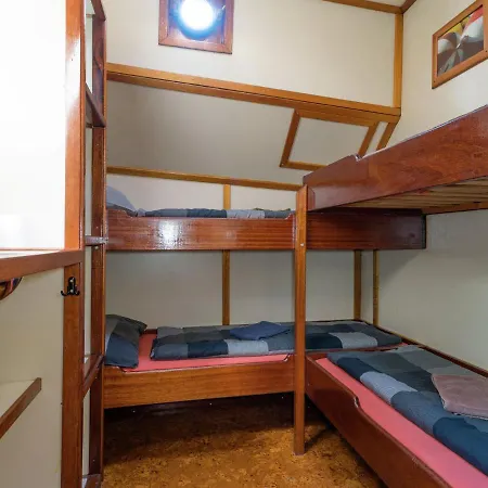 Boat In Leiden Near City Center & Museums Bådhotel Leiden